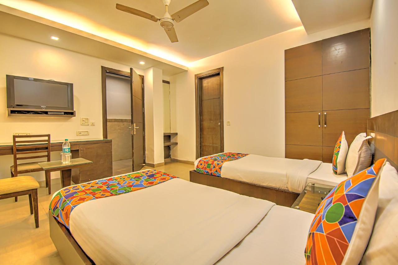 FabHotel Le Grand New Delhi Extérieur photo