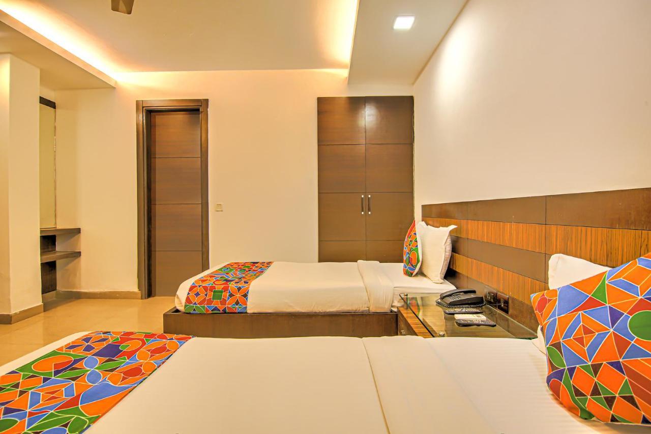 FabHotel Le Grand New Delhi Extérieur photo