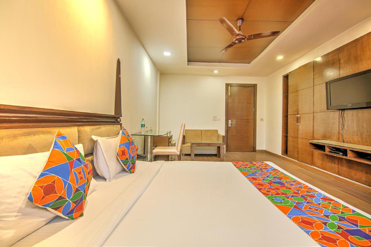FabHotel Le Grand New Delhi Extérieur photo