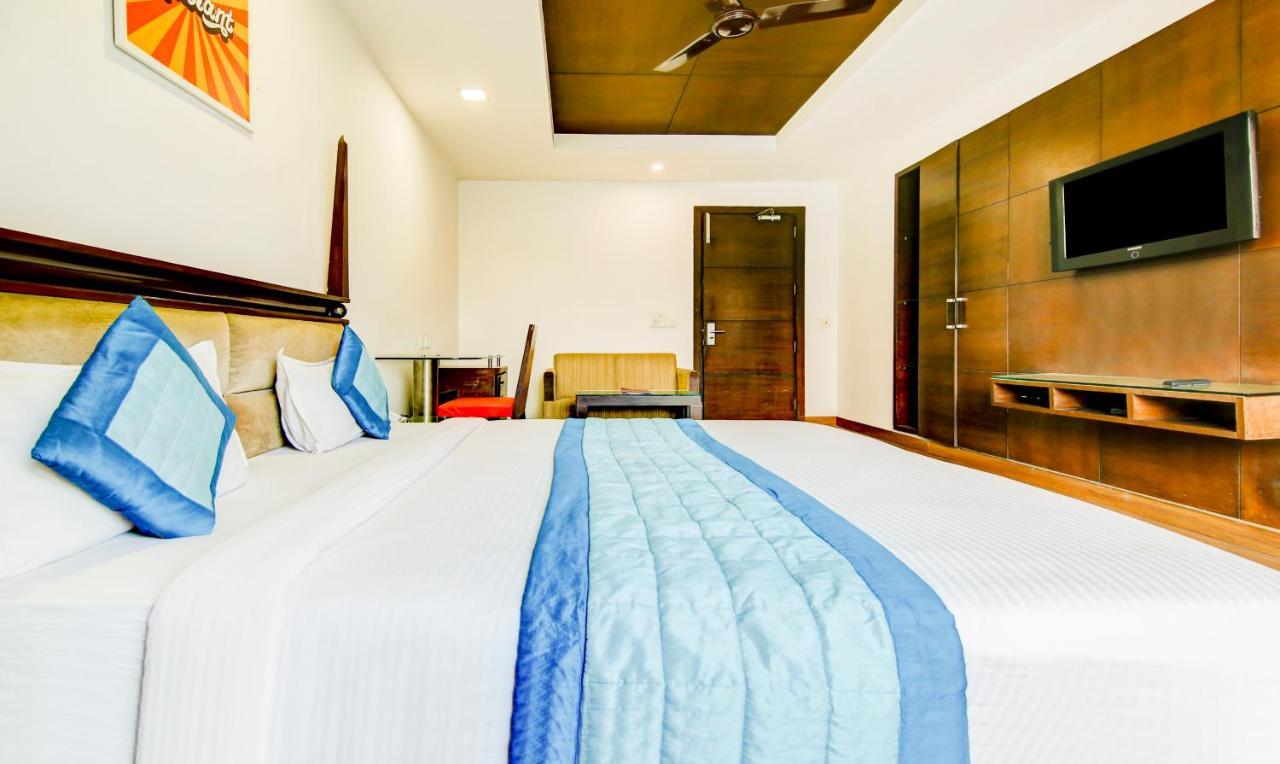 FabHotel Le Grand New Delhi Extérieur photo
